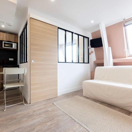 Amazing Apartment Under The Roof In Paris 8Th Εξωτερικό φωτογραφία