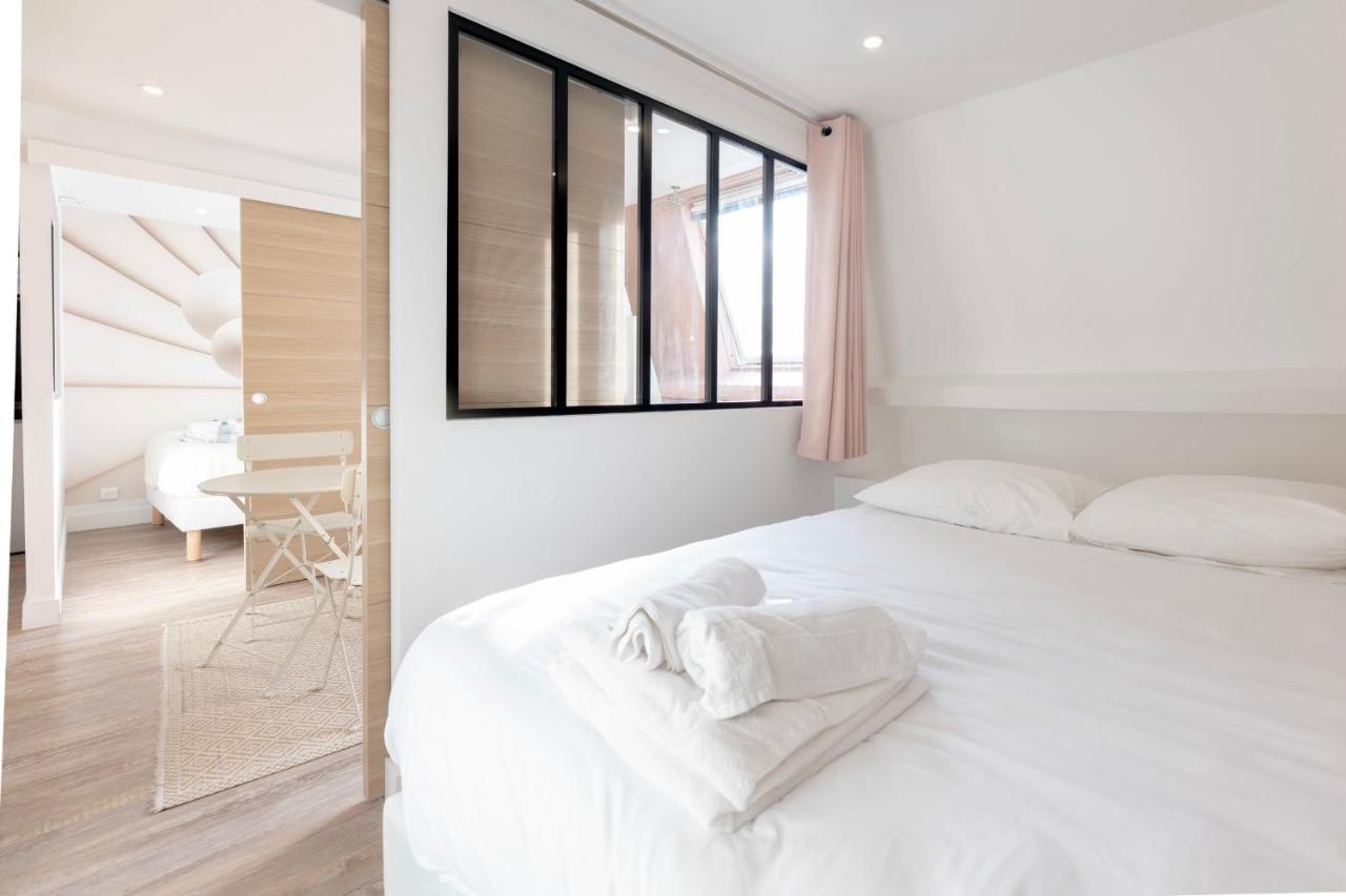 Amazing Apartment Under The Roof In Paris 8Th Εξωτερικό φωτογραφία
