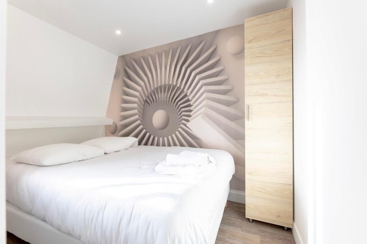 Amazing Apartment Under The Roof In Paris 8Th Εξωτερικό φωτογραφία