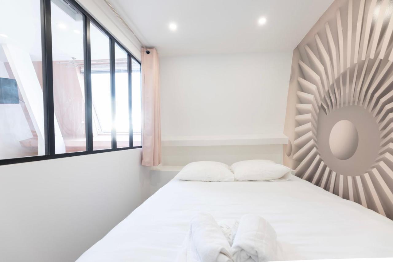 Amazing Apartment Under The Roof In Paris 8Th Εξωτερικό φωτογραφία