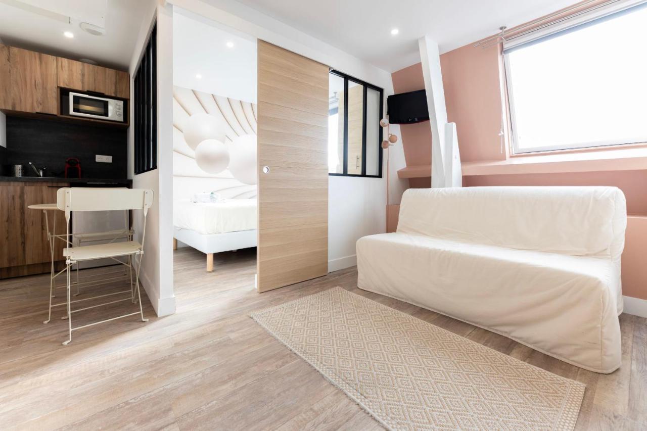 Amazing Apartment Under The Roof In Paris 8Th Εξωτερικό φωτογραφία